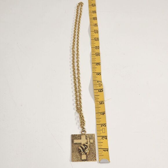 Gold Tone Rectangle 2" x 1.5" Pendant Necklace Cross & Praying Hands 17" Chain - Picture 6 of 7